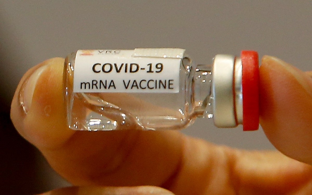 vaccine-mrna-aarp-1644760598.jpg