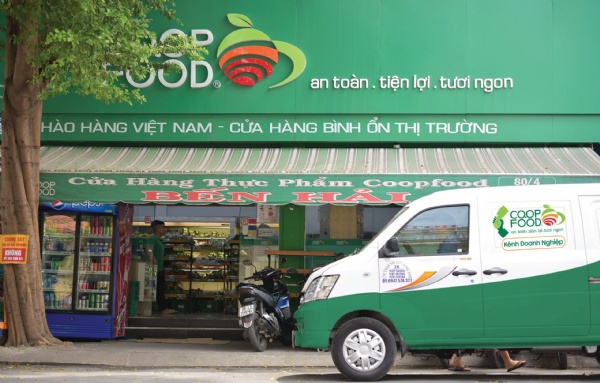 Coop Food tăng tốc giao hàng cho các đầu mối mua chung bằng nhiều xe buýt